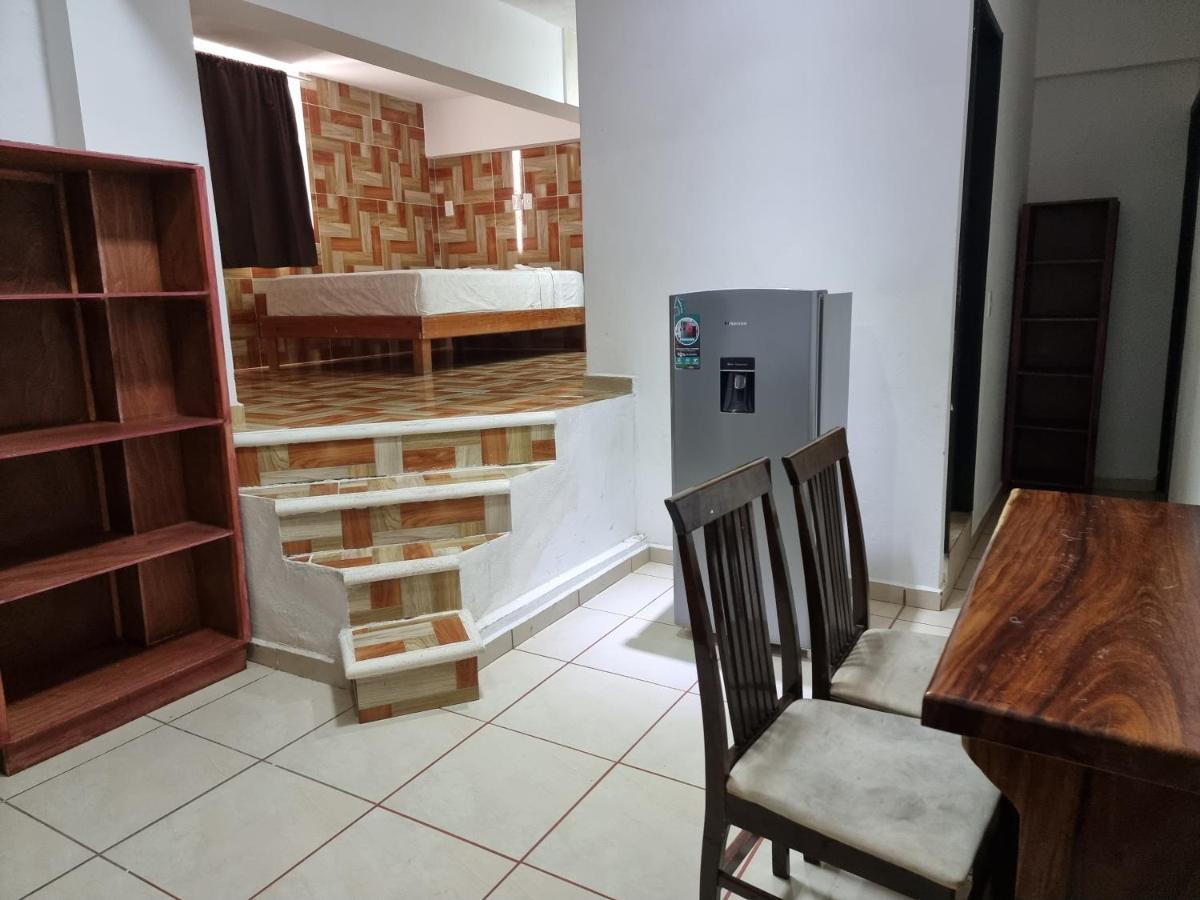 A Una Calle Del Ado 5Ta Avenida Плая дел Кармен Екстериор снимка