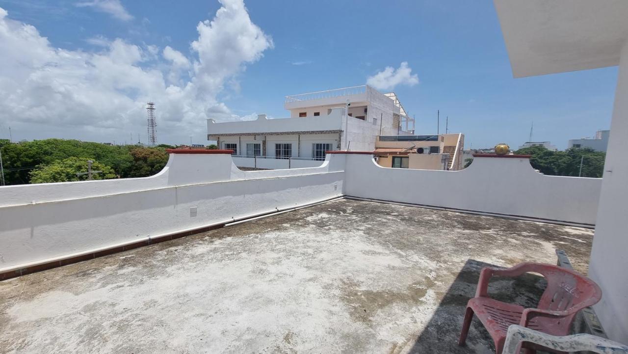 A Una Calle Del Ado 5Ta Avenida Плая дел Кармен Екстериор снимка
