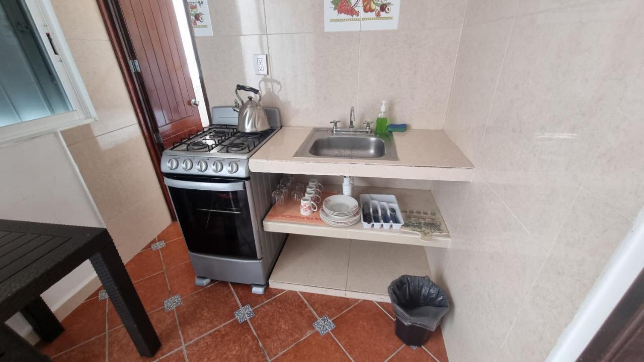 A Una Calle Del Ado 5Ta Avenida Плая дел Кармен Екстериор снимка
